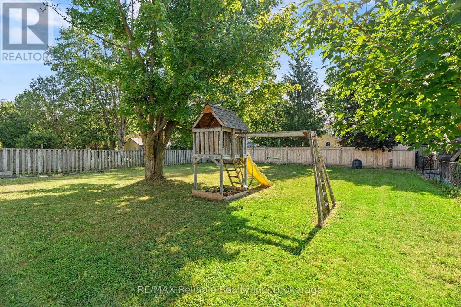 42 West William Street, Huron East, Ontario  N0K 1W0 - Photo 34 - X12482522