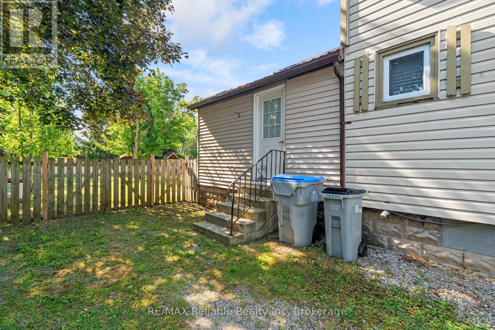 42 West William Street, Huron East, Ontario  N0K 1W0 - Photo 38 - X12482522