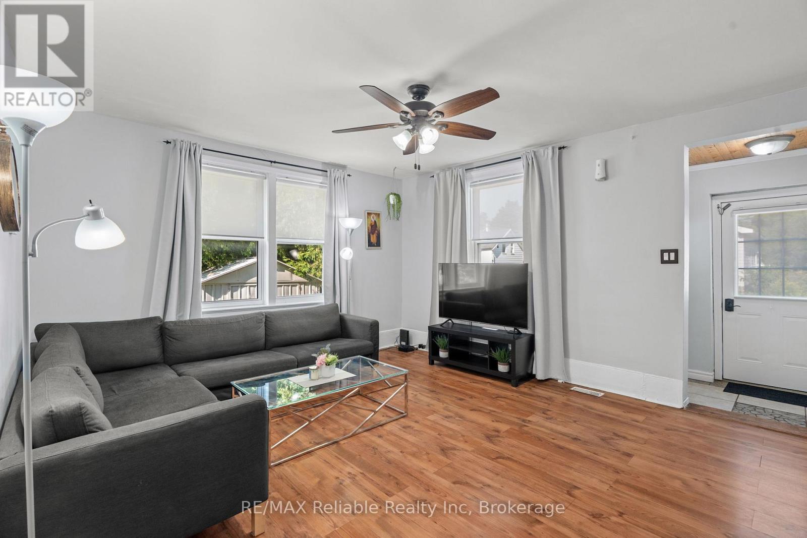 42 West William Street, Huron East, Ontario  N0K 1W0 - Photo 5 - X12482522