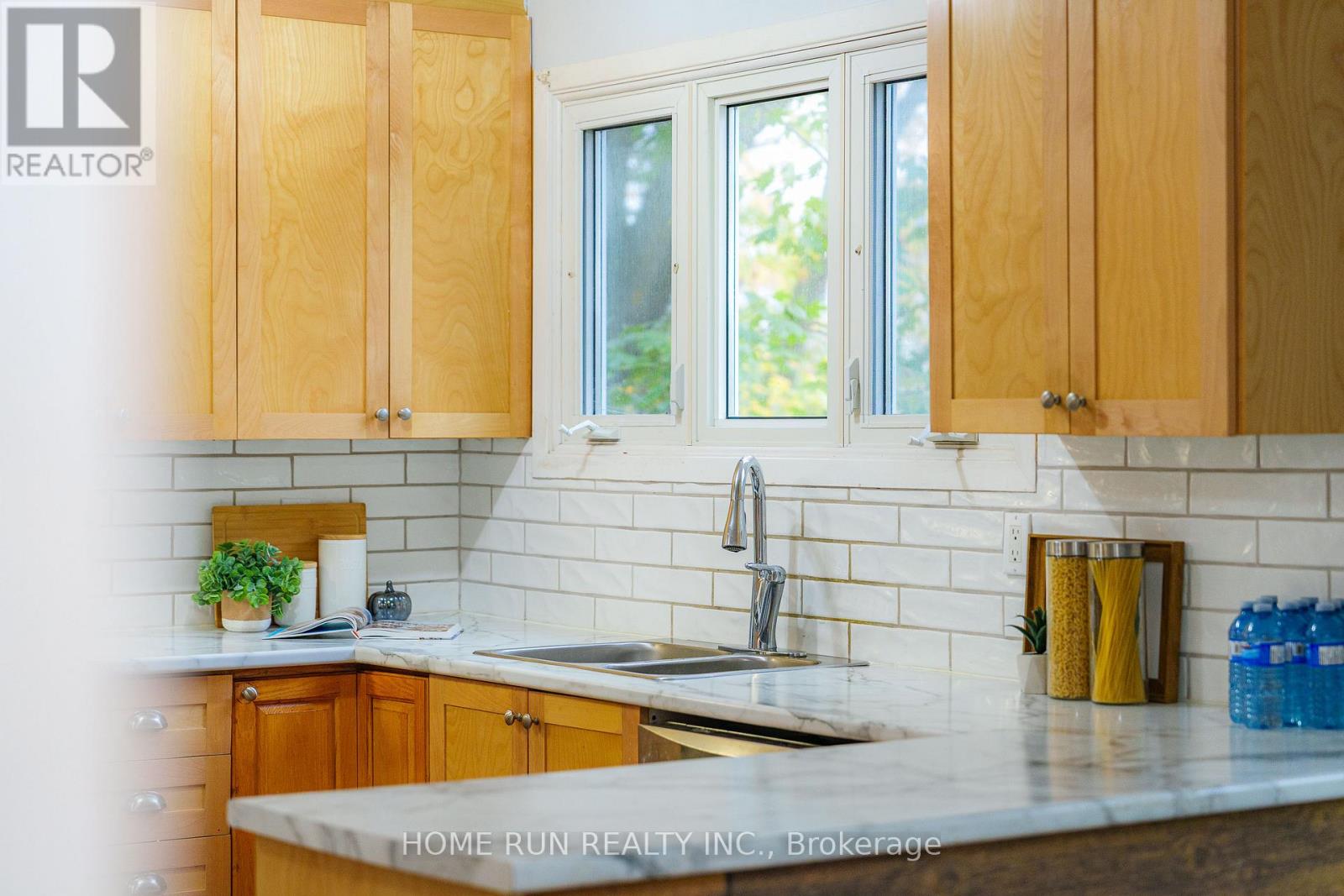 29 Cymbeline Drive, Ottawa, Ontario  K2H 7X9 - Photo 10 - X12482532
