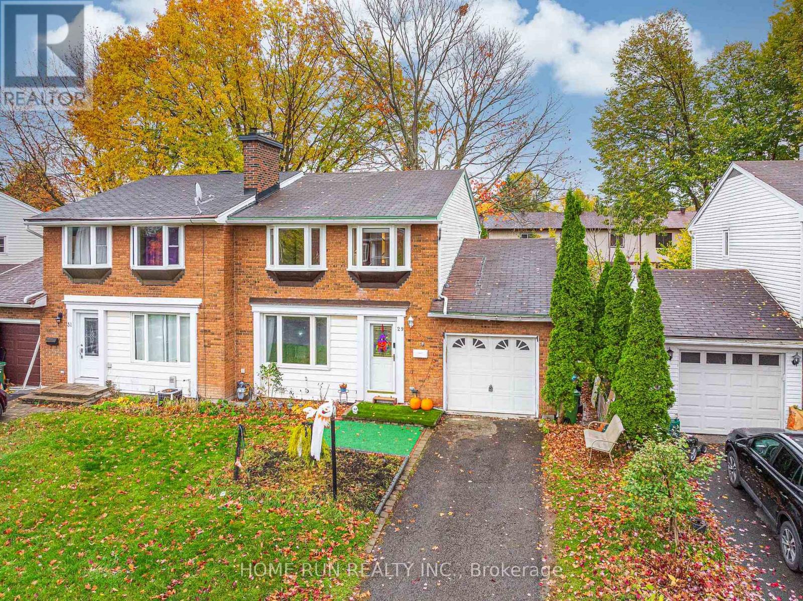 29 Cymbeline Drive, Ottawa, Ontario  K2H 7X9 - Photo 2 - X12482532