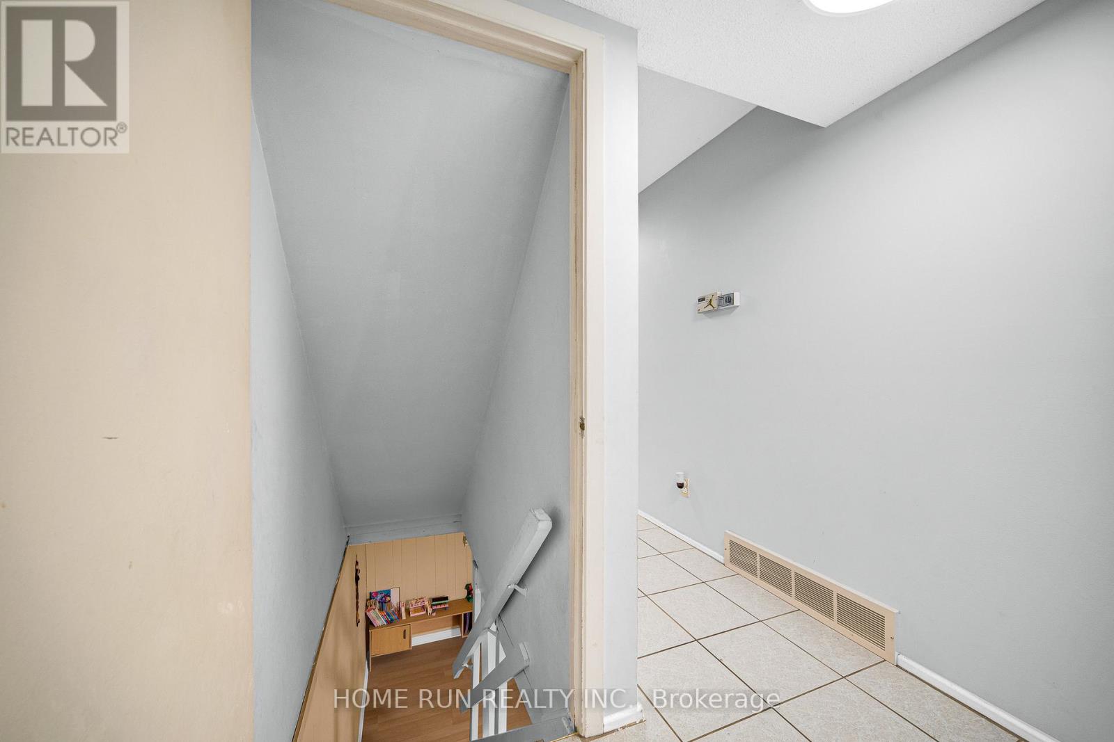 29 Cymbeline Drive, Ottawa, Ontario  K2H 7X9 - Photo 38 - X12482532