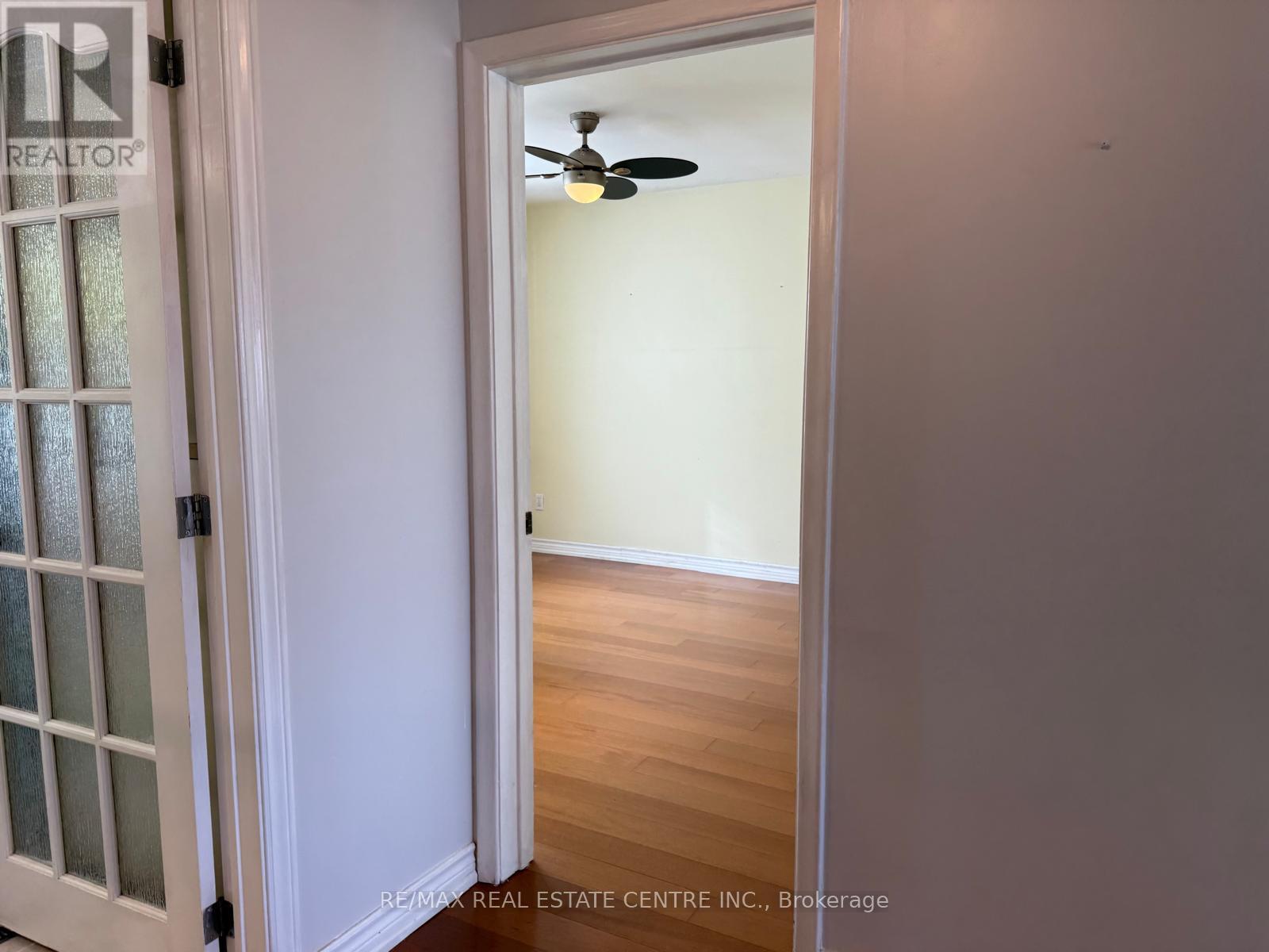 1377 Sheldon Avenue, Oakville, Ontario  L6L 2P9 - Photo 18 - W12481042
