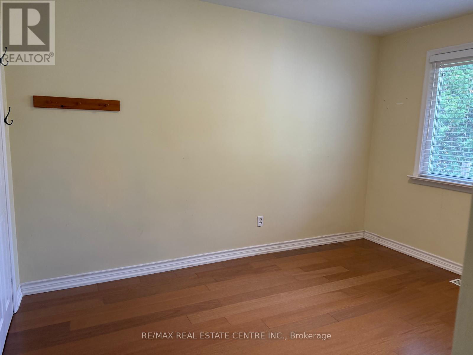 1377 Sheldon Avenue, Oakville, Ontario  L6L 2P9 - Photo 10 - W12481042