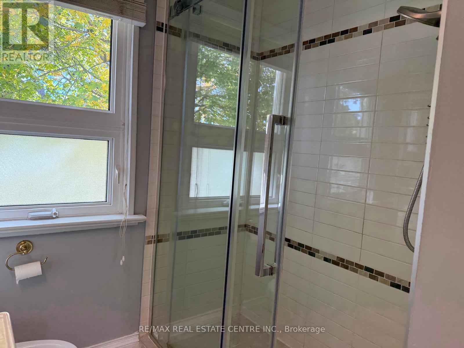 1377 Sheldon Avenue, Oakville, Ontario  L6L 2P9 - Photo 14 - W12481042