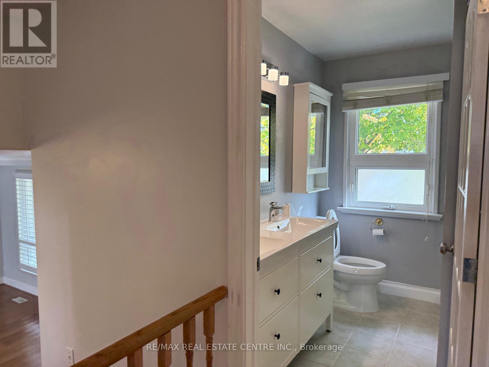 1377 Sheldon Avenue, Oakville, Ontario  L6L 2P9 - Photo 16 - W12481042