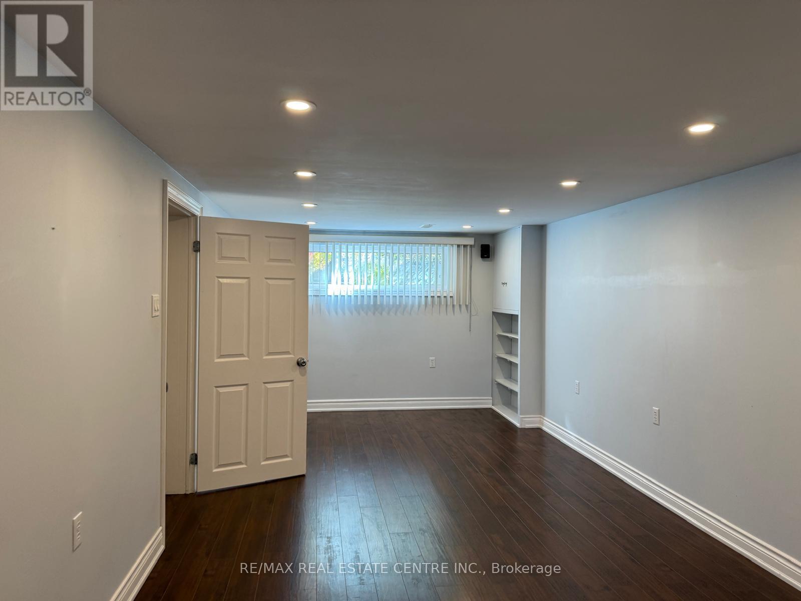 1377 Sheldon Avenue, Oakville, Ontario  L6L 2P9 - Photo 21 - W12481042