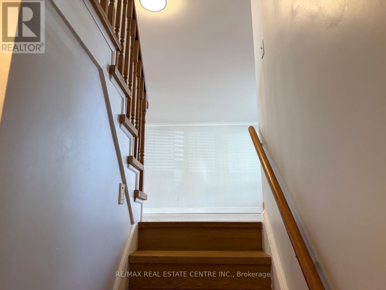 1377 Sheldon Avenue, Oakville, Ontario  L6L 2P9 - Photo 20 - W12481042