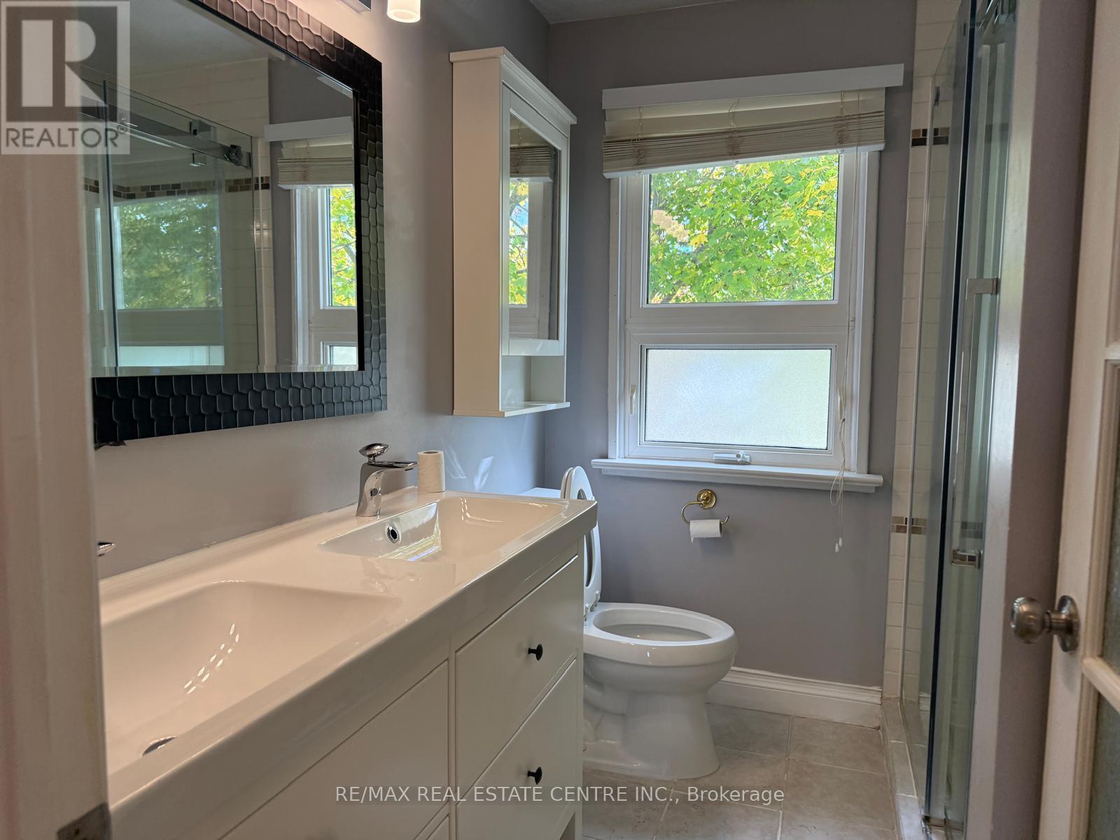 1377 Sheldon Avenue, Oakville, Ontario  L6L 2P9 - Photo 17 - W12481042