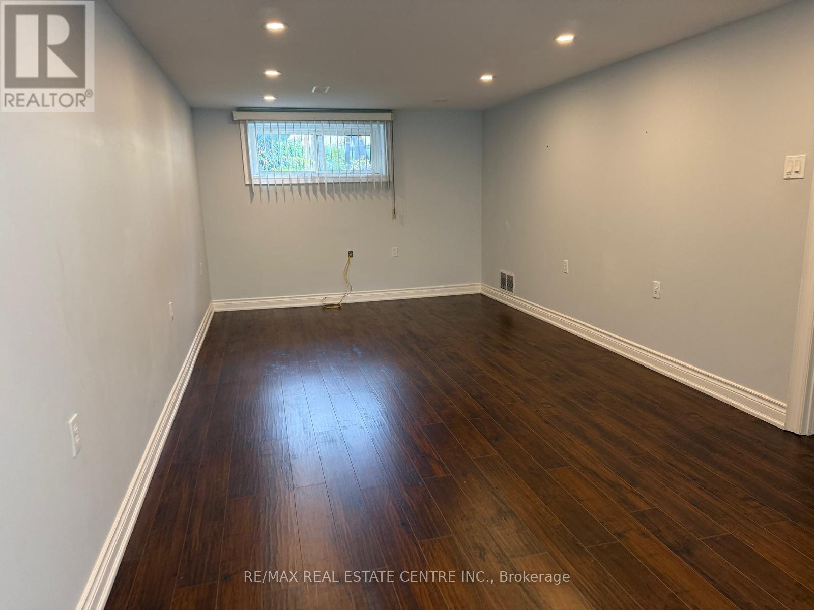 1377 Sheldon Avenue, Oakville, Ontario  L6L 2P9 - Photo 24 - W12481042