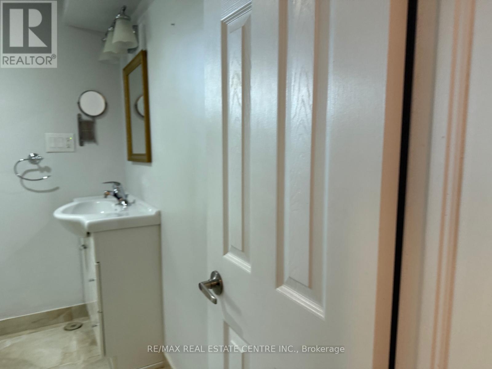 1377 Sheldon Avenue, Oakville, Ontario  L6L 2P9 - Photo 28 - W12481042