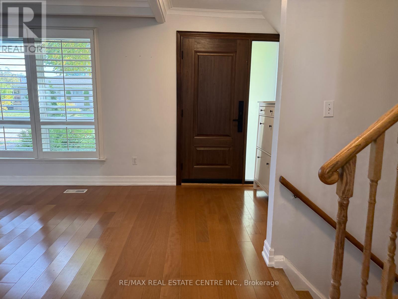 1377 Sheldon Avenue, Oakville, Ontario  L6L 2P9 - Photo 33 - W12481042