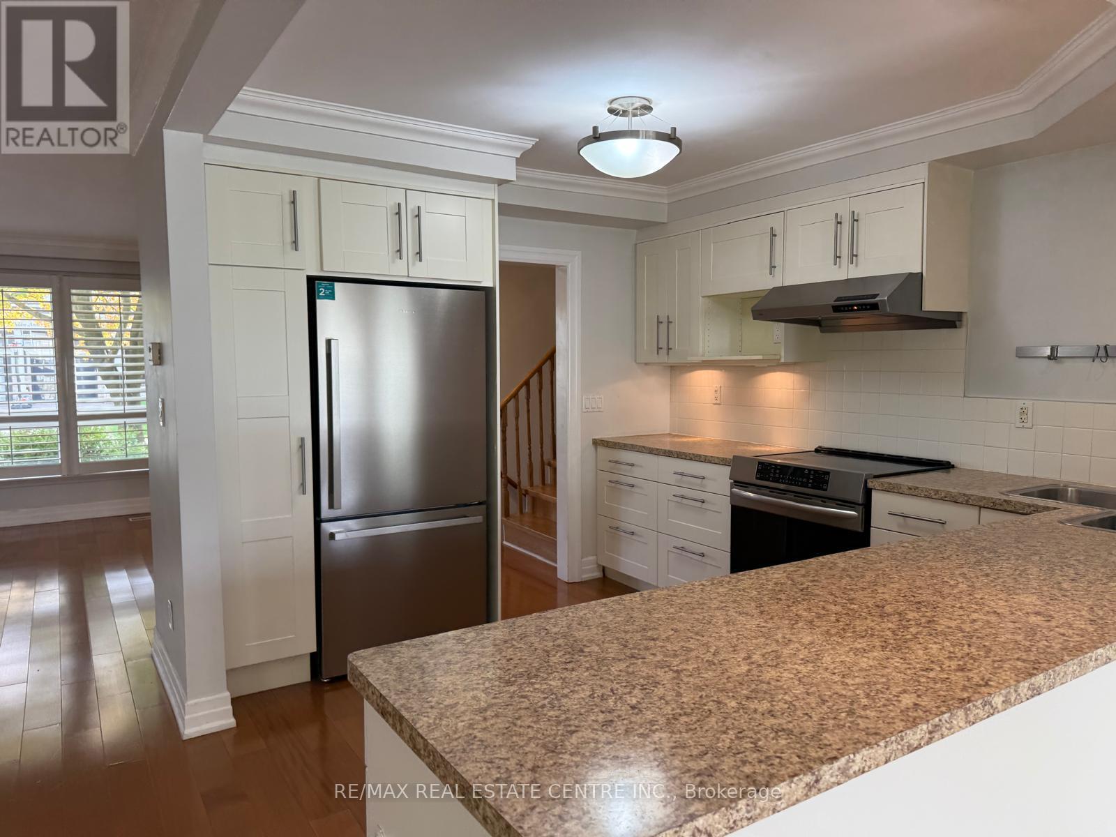 1377 Sheldon Avenue, Oakville, Ontario  L6L 2P9 - Photo 30 - W12481042