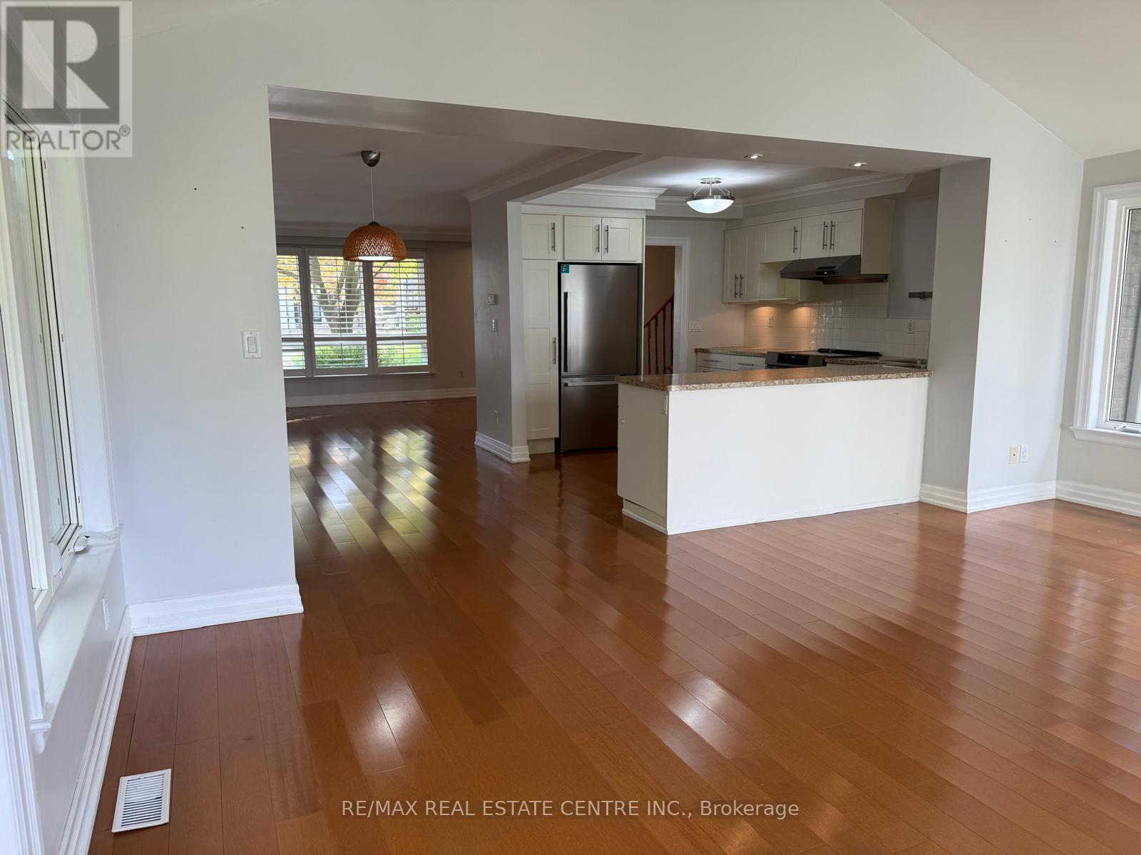 1377 Sheldon Avenue, Oakville, Ontario  L6L 2P9 - Photo 34 - W12481042