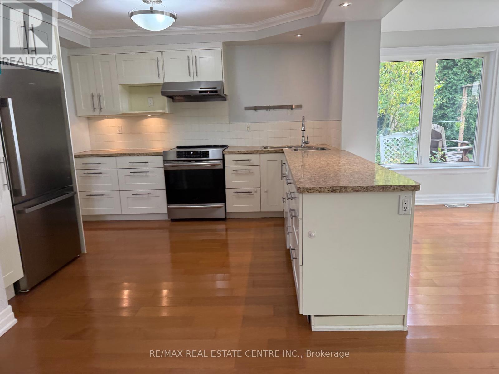 1377 Sheldon Avenue, Oakville, Ontario  L6L 2P9 - Photo 36 - W12481042
