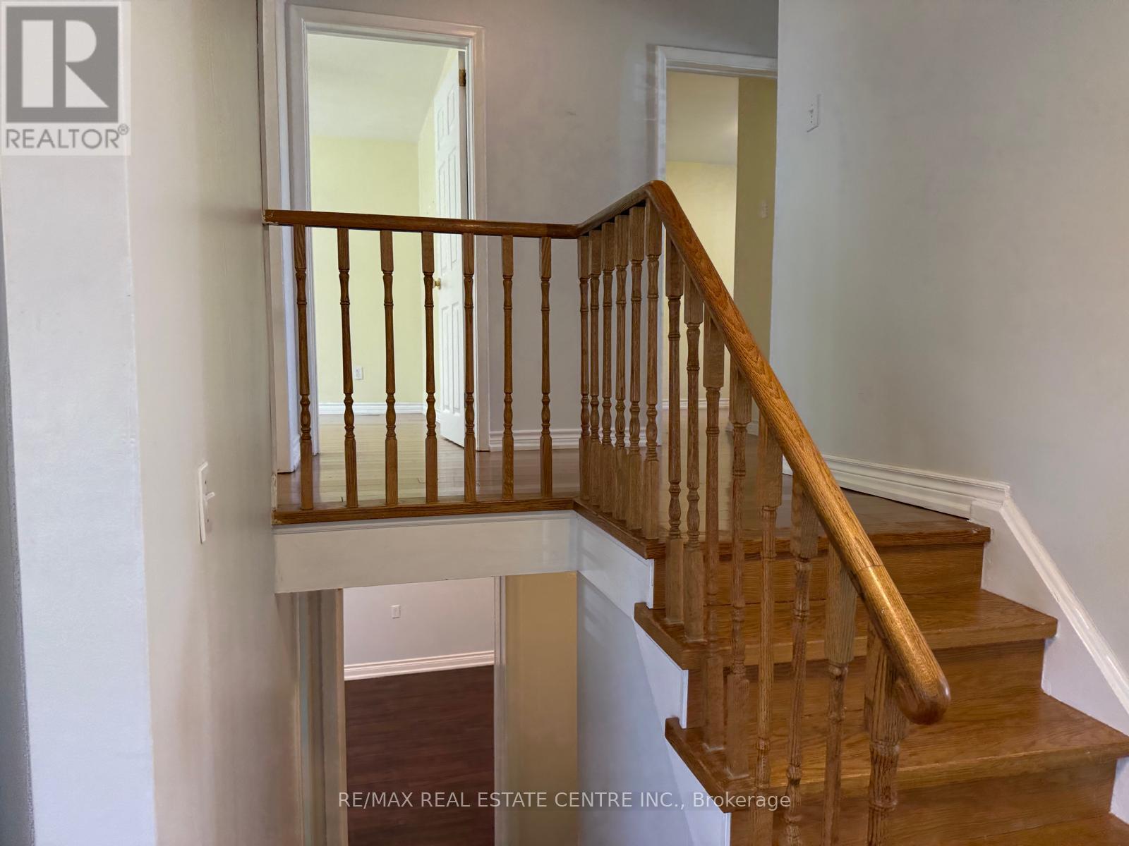 1377 Sheldon Avenue, Oakville, Ontario  L6L 2P9 - Photo 3 - W12481042