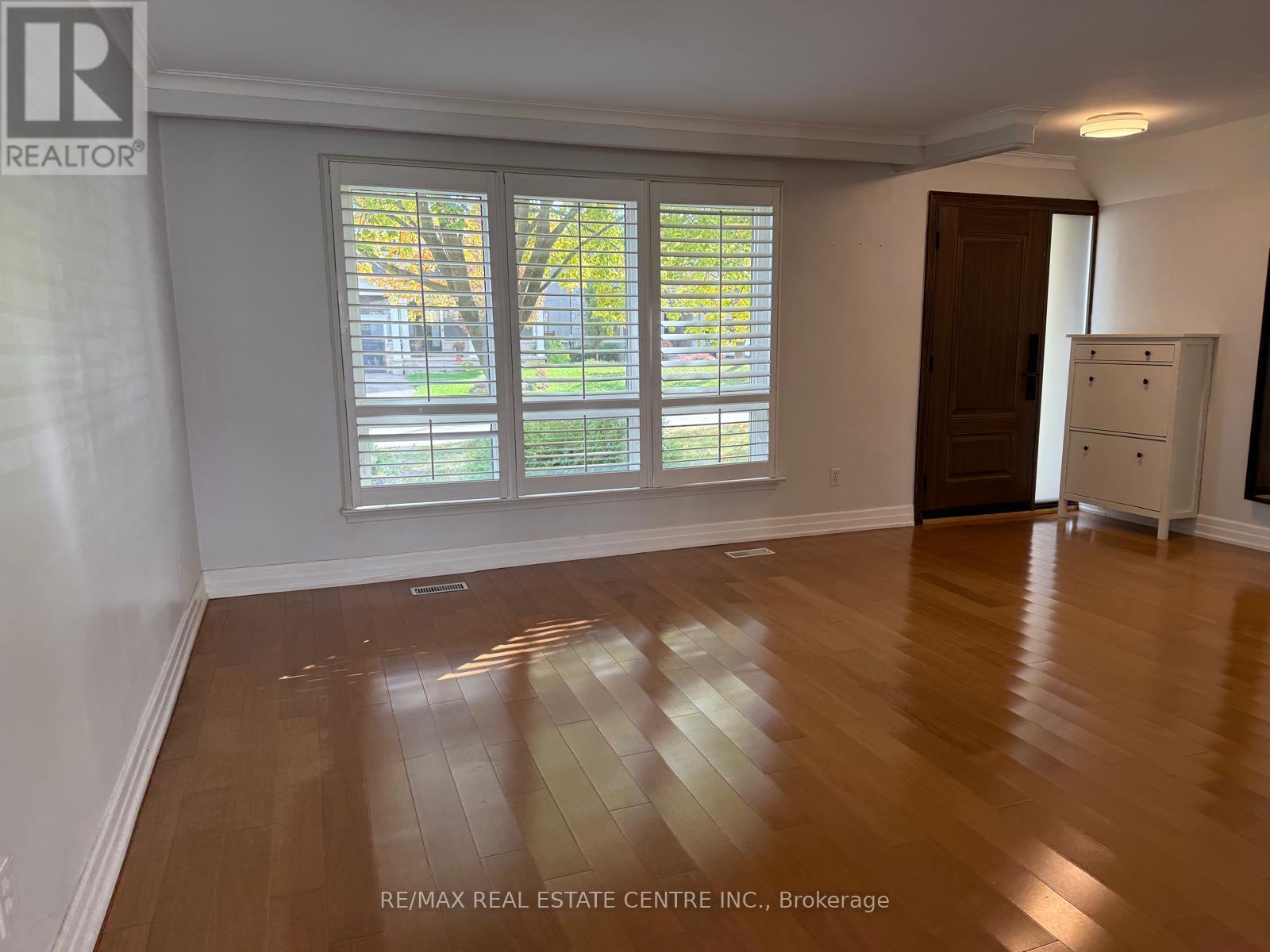 1377 Sheldon Avenue, Oakville, Ontario  L6L 2P9 - Photo 39 - W12481042