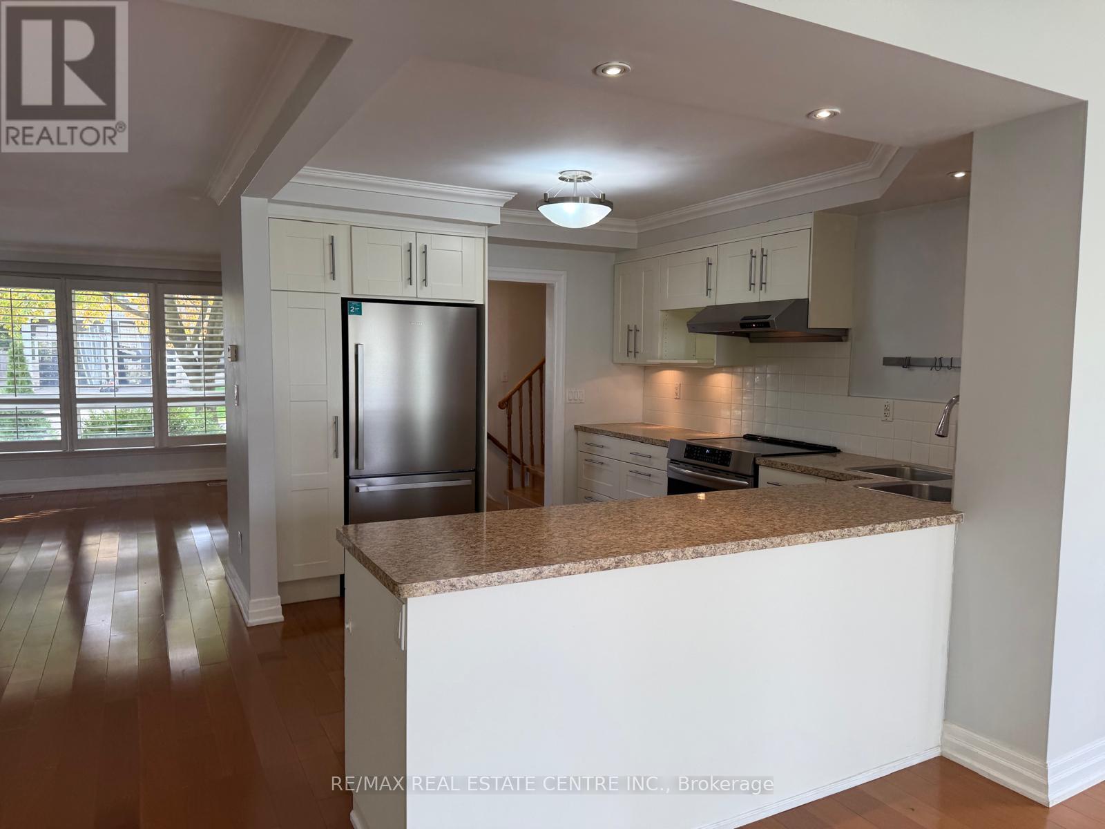 1377 Sheldon Avenue, Oakville, Ontario  L6L 2P9 - Photo 32 - W12481042