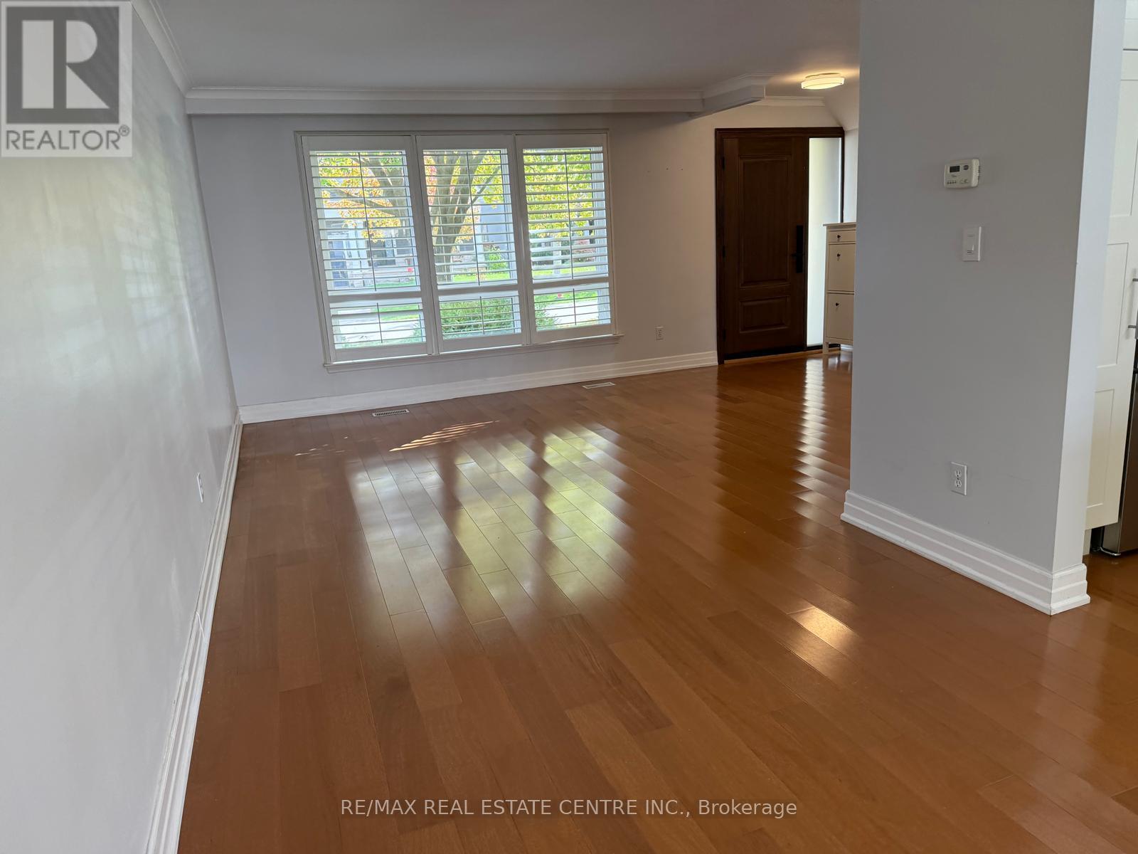 1377 Sheldon Avenue, Oakville, Ontario  L6L 2P9 - Photo 38 - W12481042
