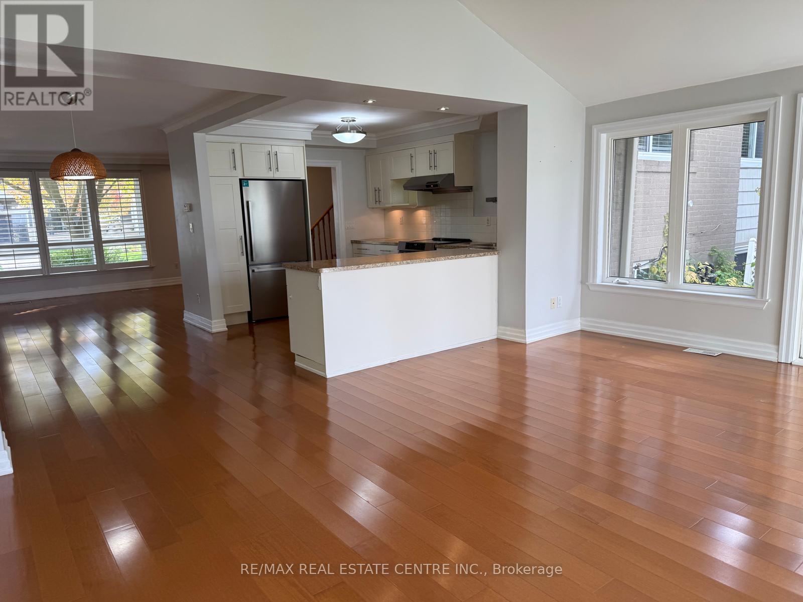 1377 Sheldon Avenue, Oakville, Ontario  L6L 2P9 - Photo 35 - W12481042