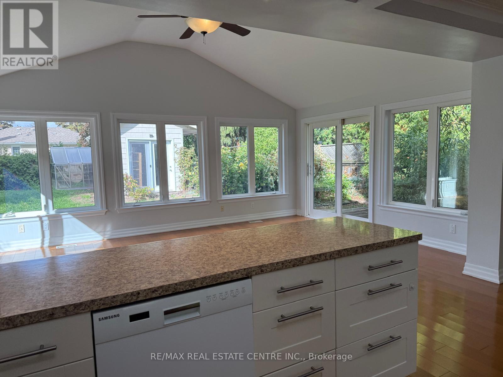 1377 Sheldon Avenue, Oakville, Ontario  L6L 2P9 - Photo 6 - W12481042