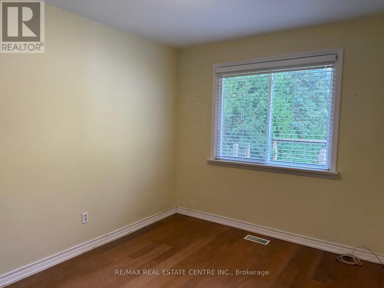 1377 Sheldon Avenue, Oakville, Ontario  L6L 2P9 - Photo 9 - W12481042