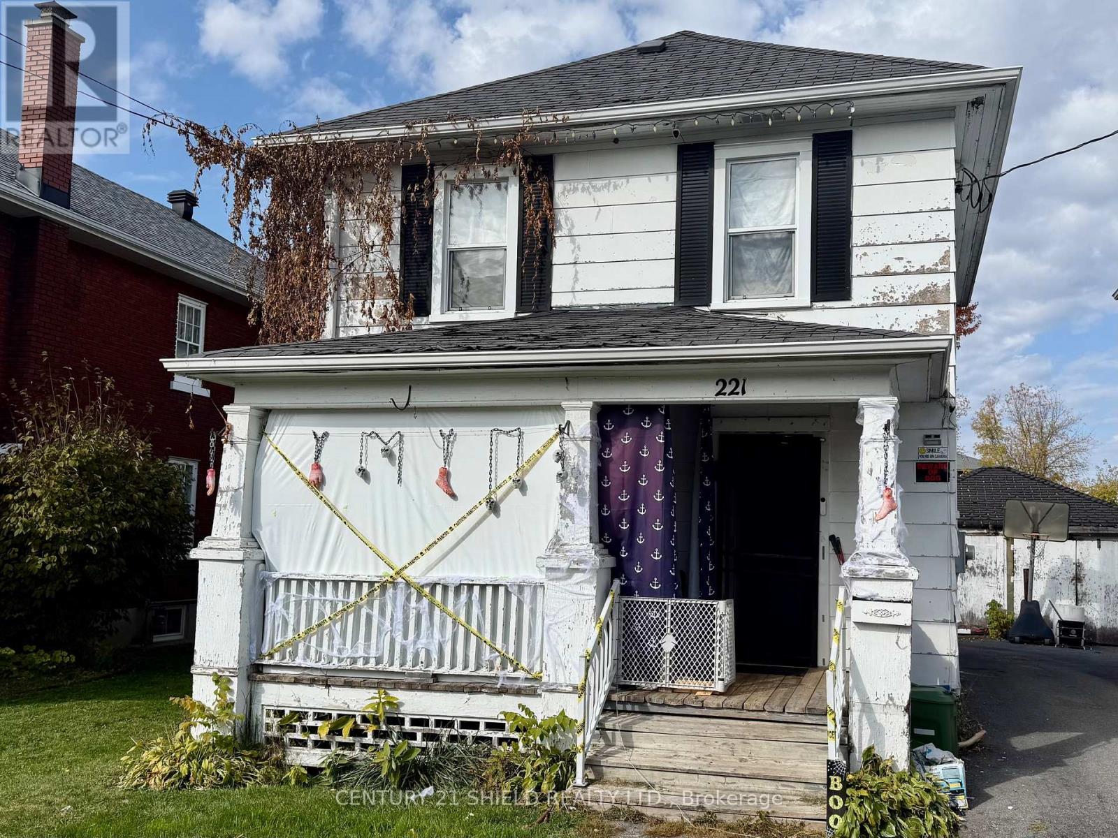 221 5TH STREET E, Cornwall, Ontario