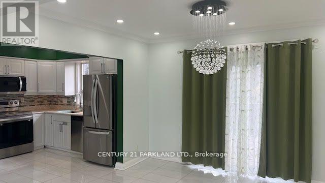 8 Kingsmere Crescent, Toronto, Ontario  M1M 3B3 - Photo 11 - E12482346