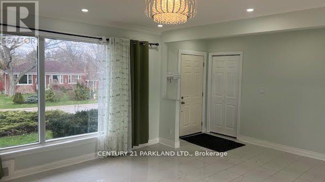 8 Kingsmere Crescent, Toronto, Ontario  M1M 3B3 - Photo 7 - E12482346