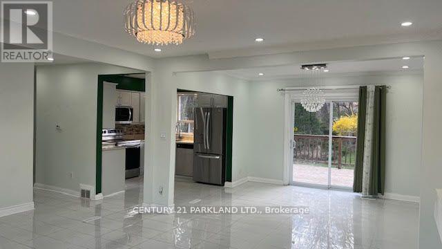 8 Kingsmere Crescent, Toronto, Ontario  M1M 3B3 - Photo 9 - E12482346