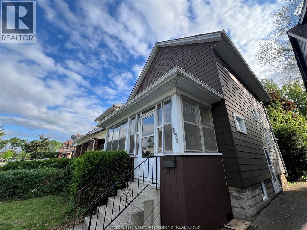 359 Randolph, Windsor, Ontario  N9B 2T4 - Photo 3 - 25027159