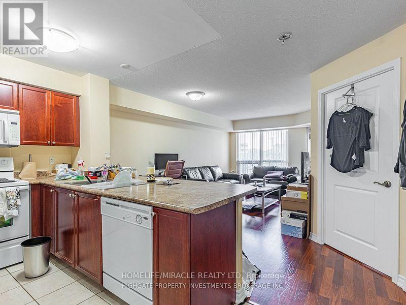 312 - 872 Sheppard Avenue W, Toronto, Ontario  M3H 5V5 - Photo 5 - C12482528