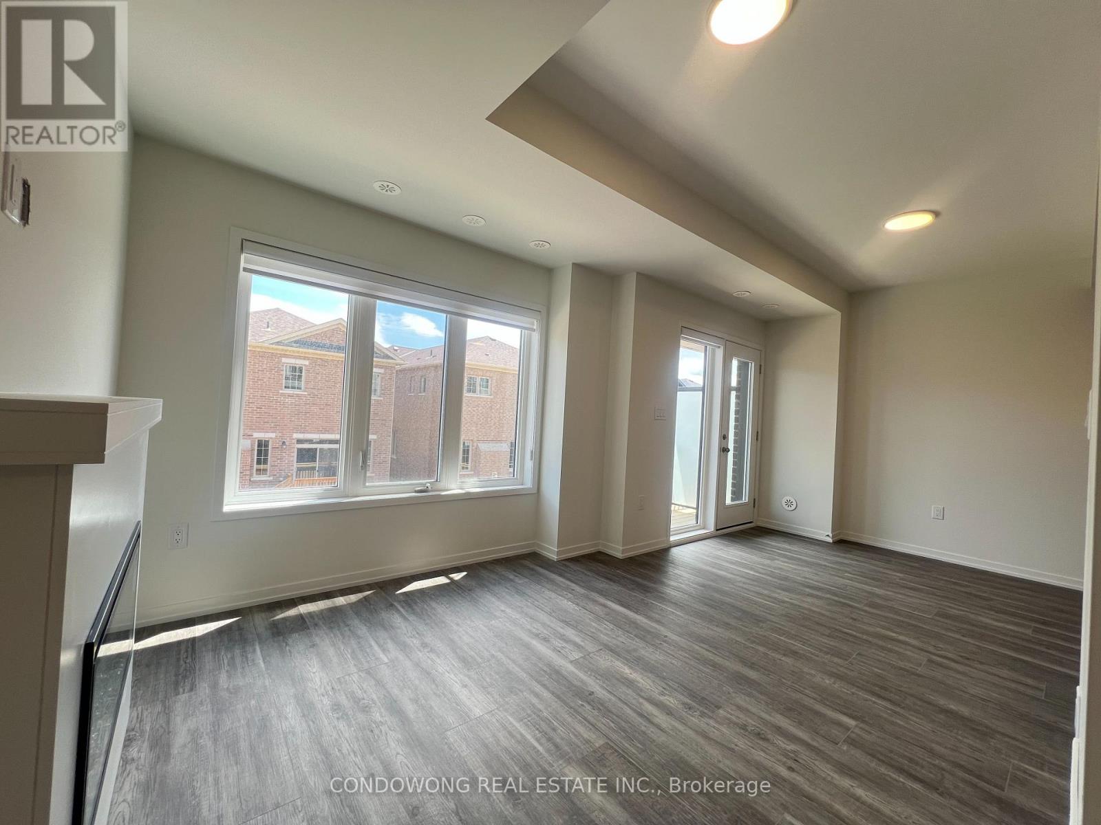 214 Matawin Lane, Richmond Hill, Ontario  L4B 0H8 - Photo 6 - N12482530