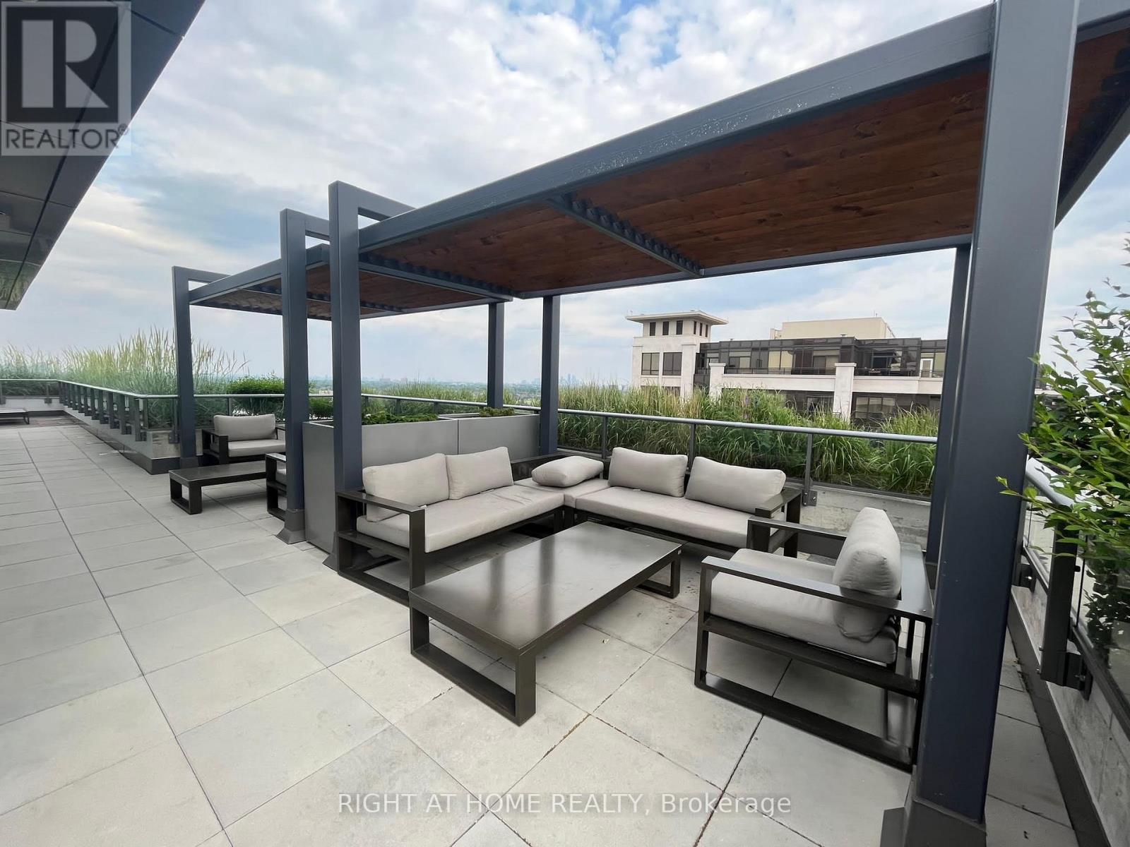1014 - 10 De Boers Drive, Toronto, Ontario  M3J 0H1 - Photo 12 - W12482516