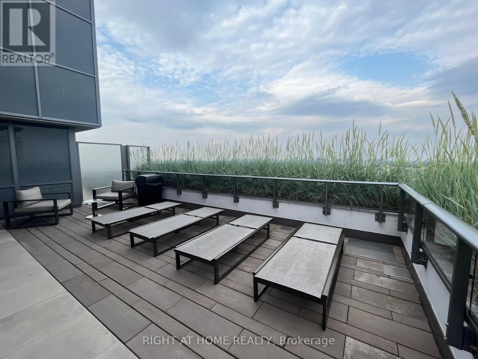 1014 - 10 De Boers Drive, Toronto, Ontario  M3J 0H1 - Photo 13 - W12482516