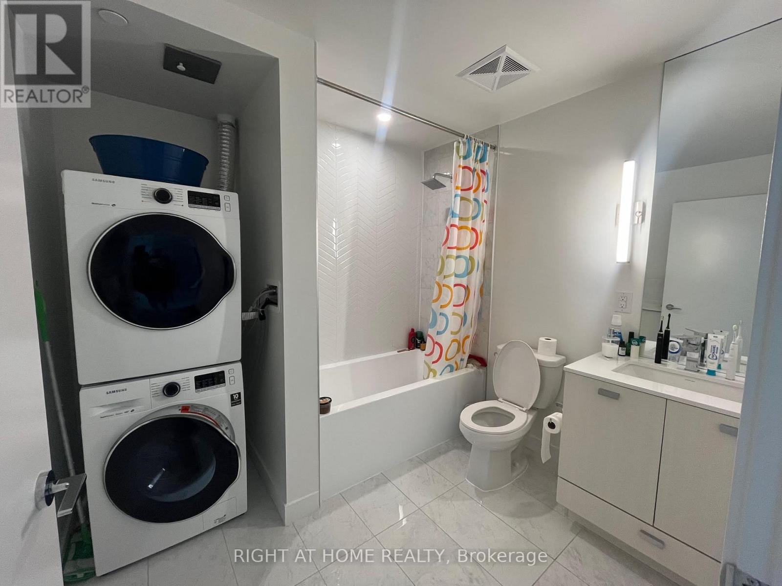 1014 - 10 De Boers Drive, Toronto, Ontario  M3J 0H1 - Photo 6 - W12482516