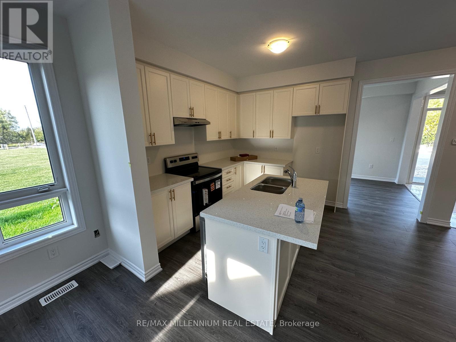 333 Lindsay Street N, Kawartha Lakes, Ontario  K9V 5V5 - Photo 10 - X12482523