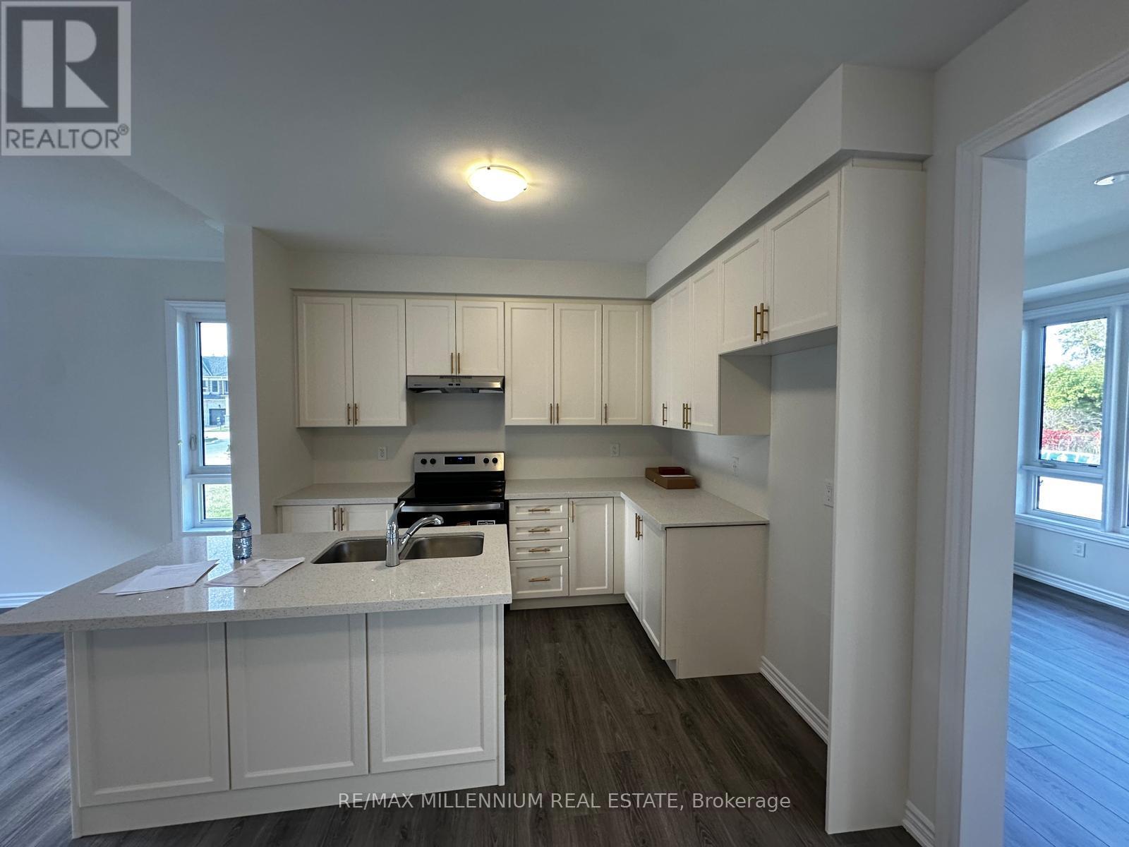 333 Lindsay Street N, Kawartha Lakes, Ontario  K9V 5V5 - Photo 11 - X12482523
