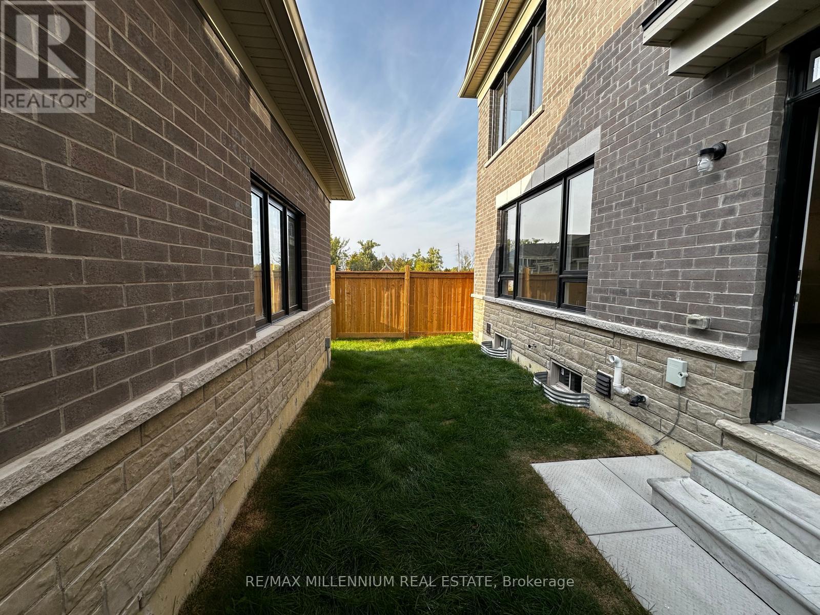 333 Lindsay Street N, Kawartha Lakes, Ontario  K9V 5V5 - Photo 26 - X12482523
