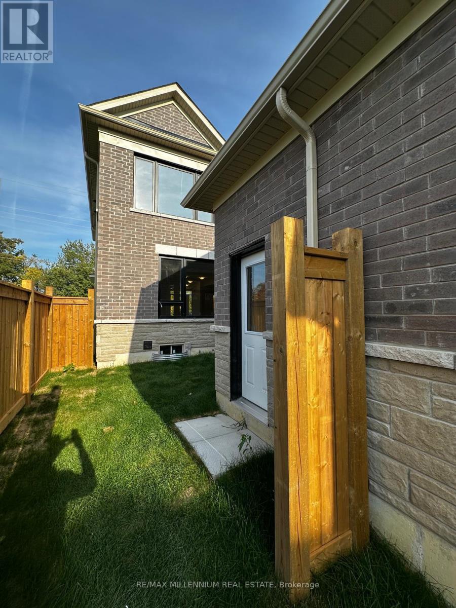333 Lindsay Street N, Kawartha Lakes, Ontario  K9V 5V5 - Photo 27 - X12482523
