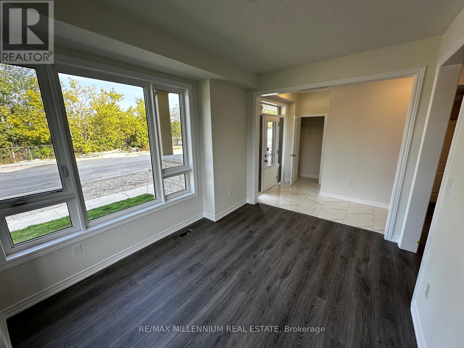 333 Lindsay Street N, Kawartha Lakes, Ontario  K9V 5V5 - Photo 8 - X12482523