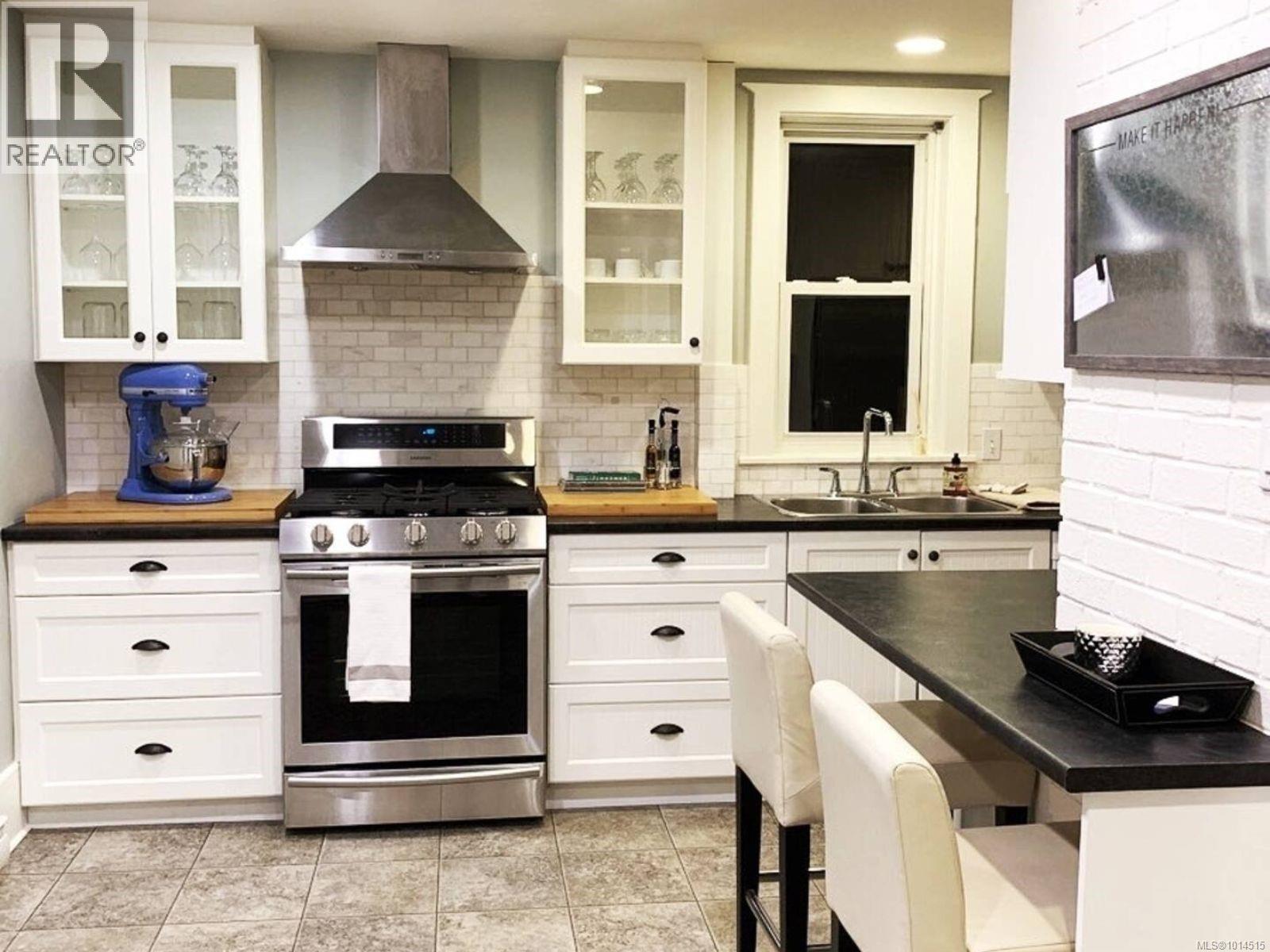 156 Joseph St, Victoria, British Columbia  V8S 3H5 - Photo 8 - 1014515