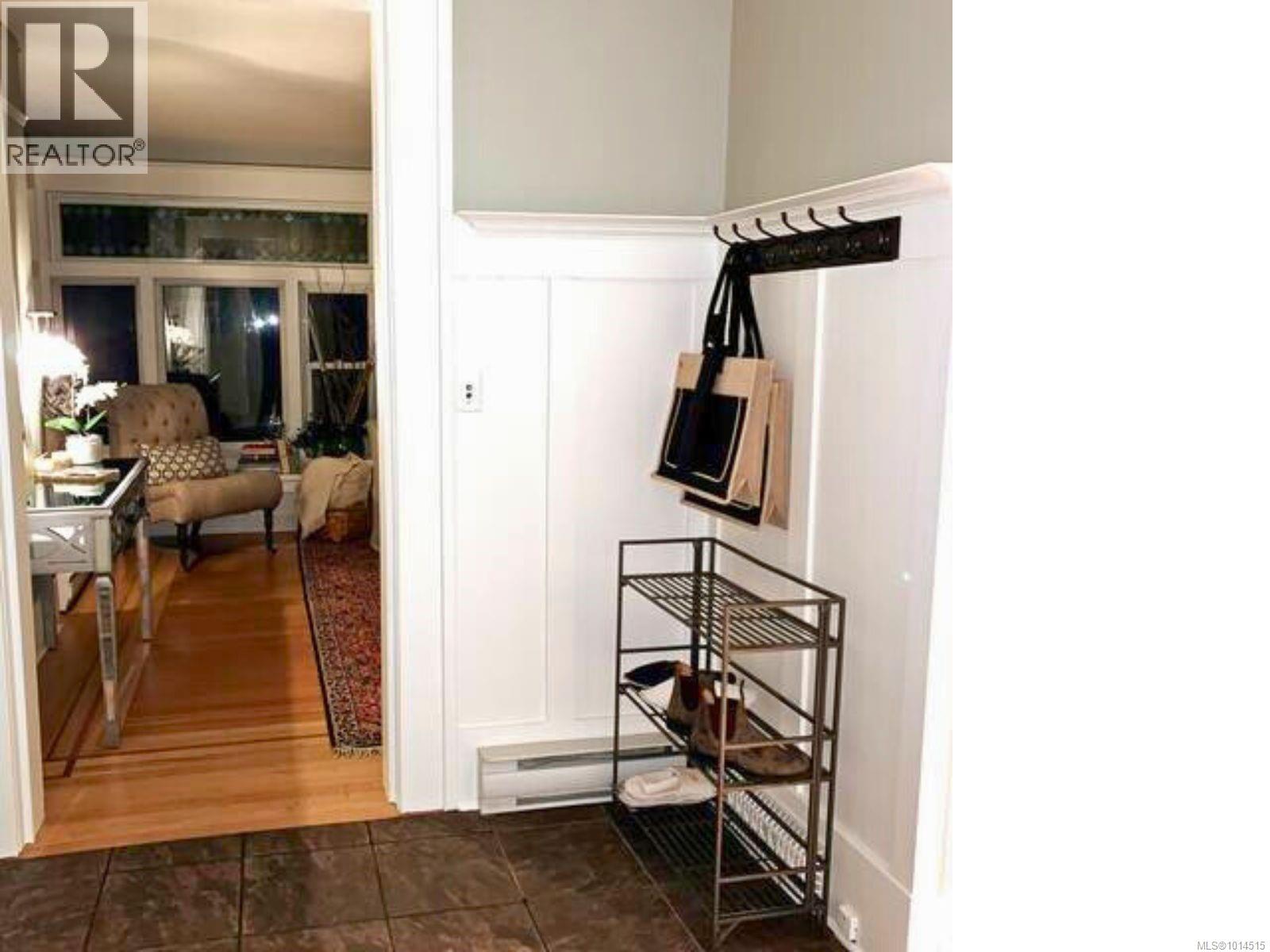 156 Joseph St, Victoria, British Columbia  V8S 3H5 - Photo 4 - 1014515