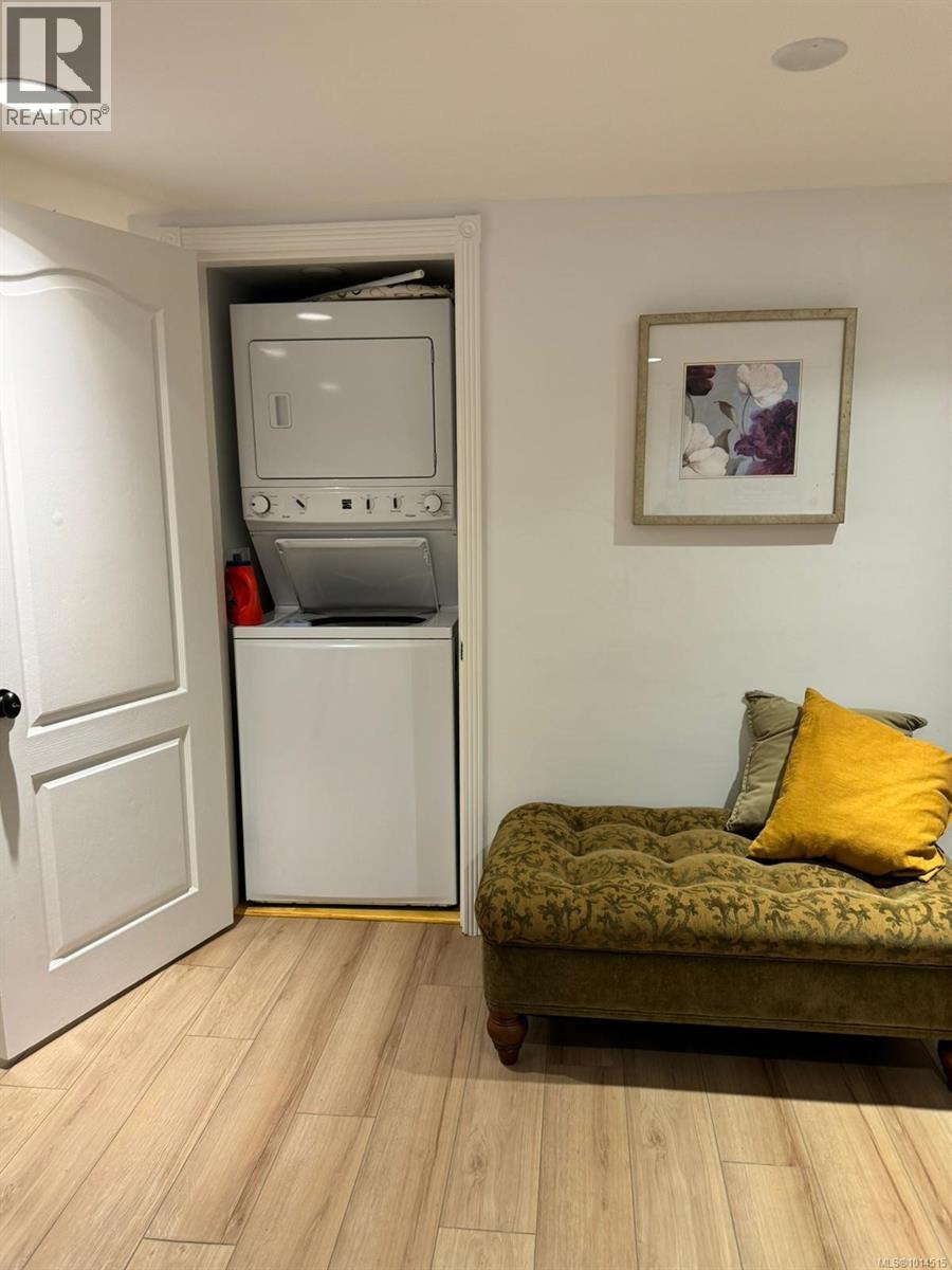 156 Joseph St, Victoria, British Columbia  V8S 3H5 - Photo 18 - 1014515