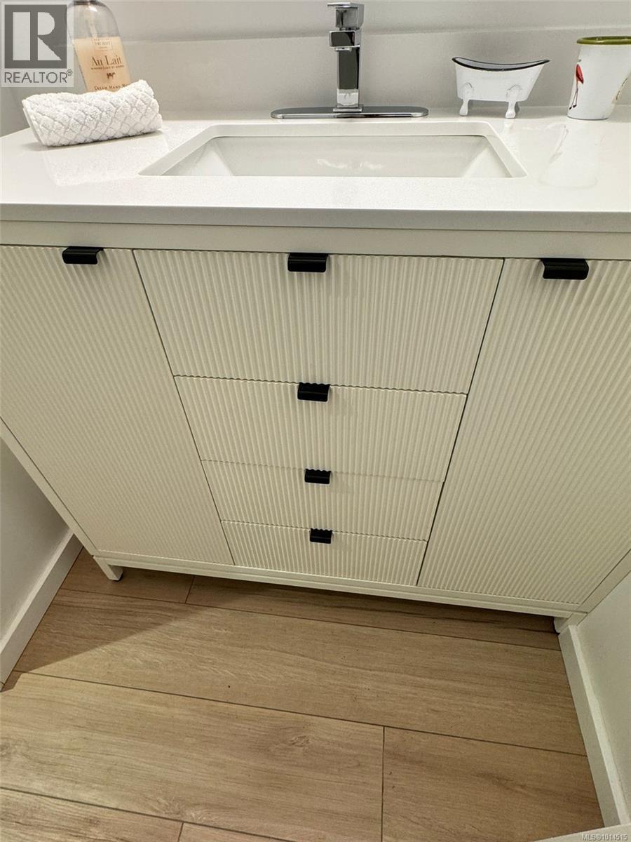 156 Joseph St, Victoria, British Columbia  V8S 3H5 - Photo 38 - 1014515