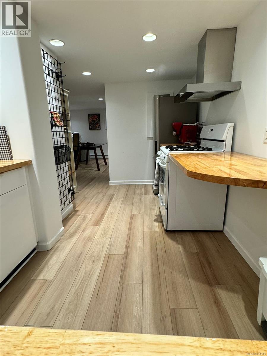 156 Joseph St, Victoria, British Columbia  V8S 3H5 - Photo 32 - 1014515