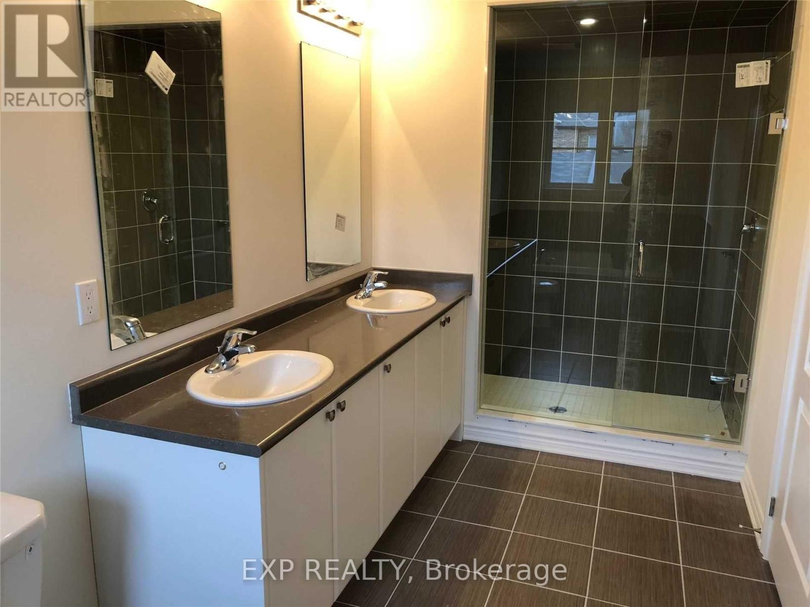 31 Walter Proctor Road, East Gwillimbury, Ontario  L9N 0P1 - Photo 10 - N12482534