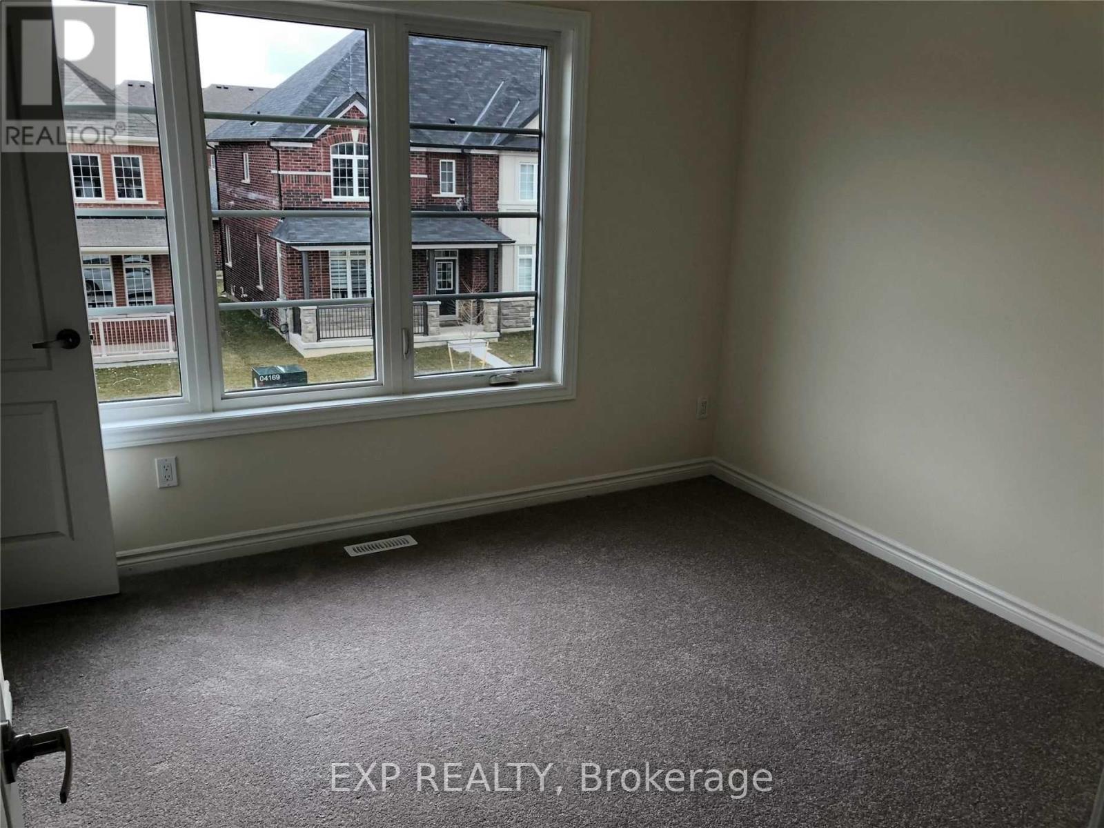 31 Walter Proctor Road, East Gwillimbury, Ontario  L9N 0P1 - Photo 14 - N12482534