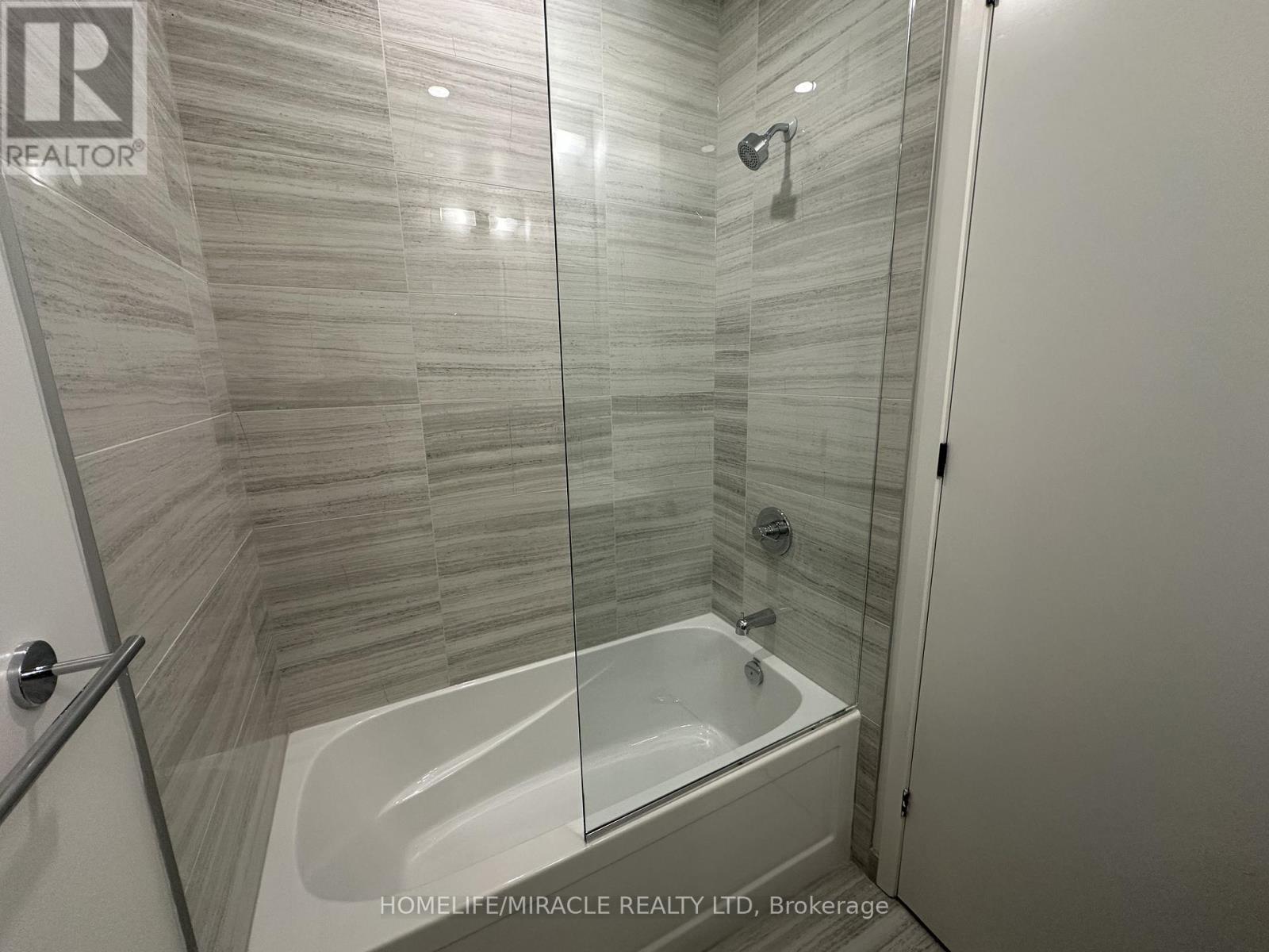 Ph105 - 28 Interchange Way, Vaughan, Ontario  L4K 0P8 - Photo 7 - N12482539
