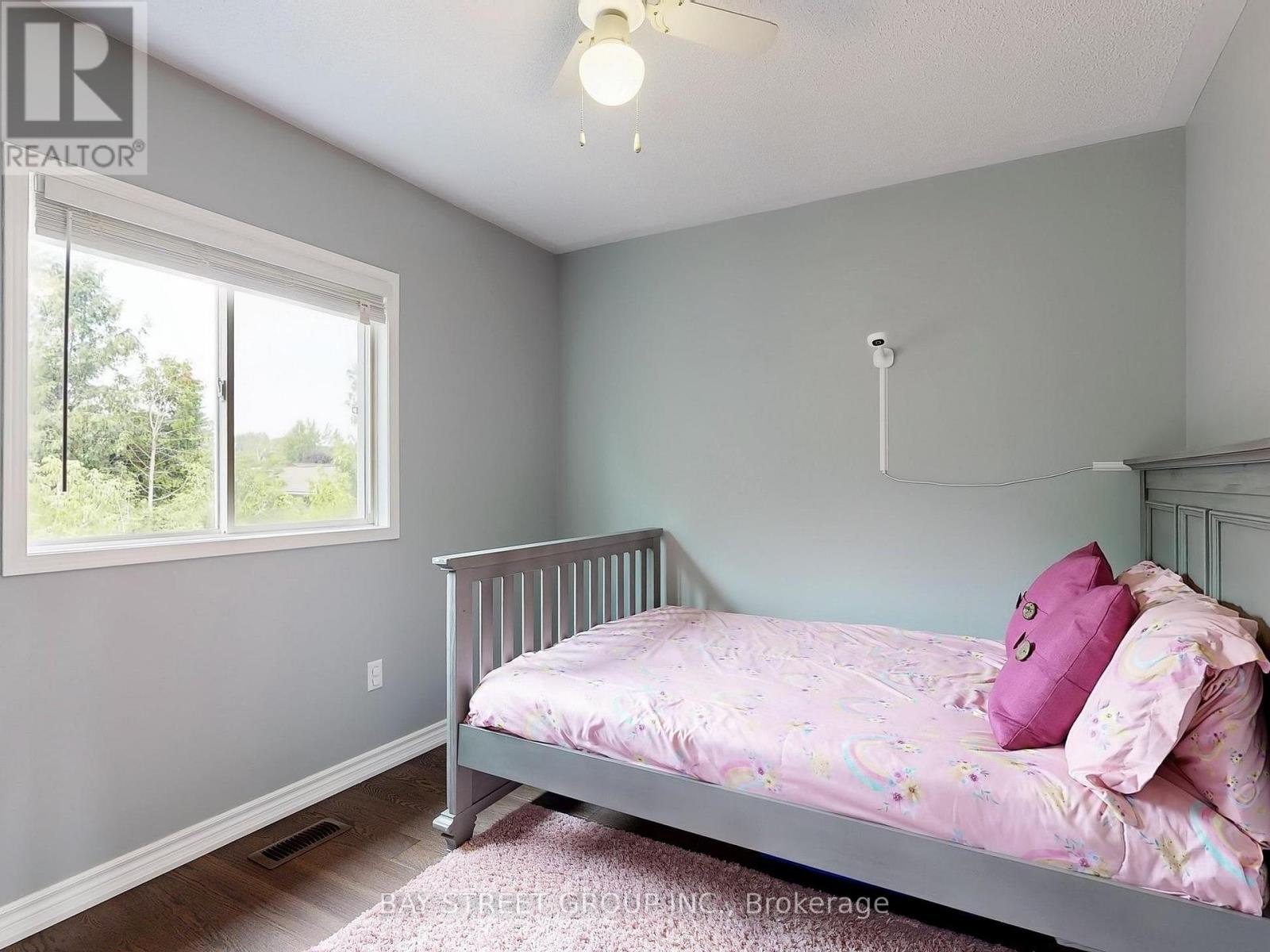 16 Bates Court, Barrie, Ontario  L4N 8L8 - Photo 25 - S12482538